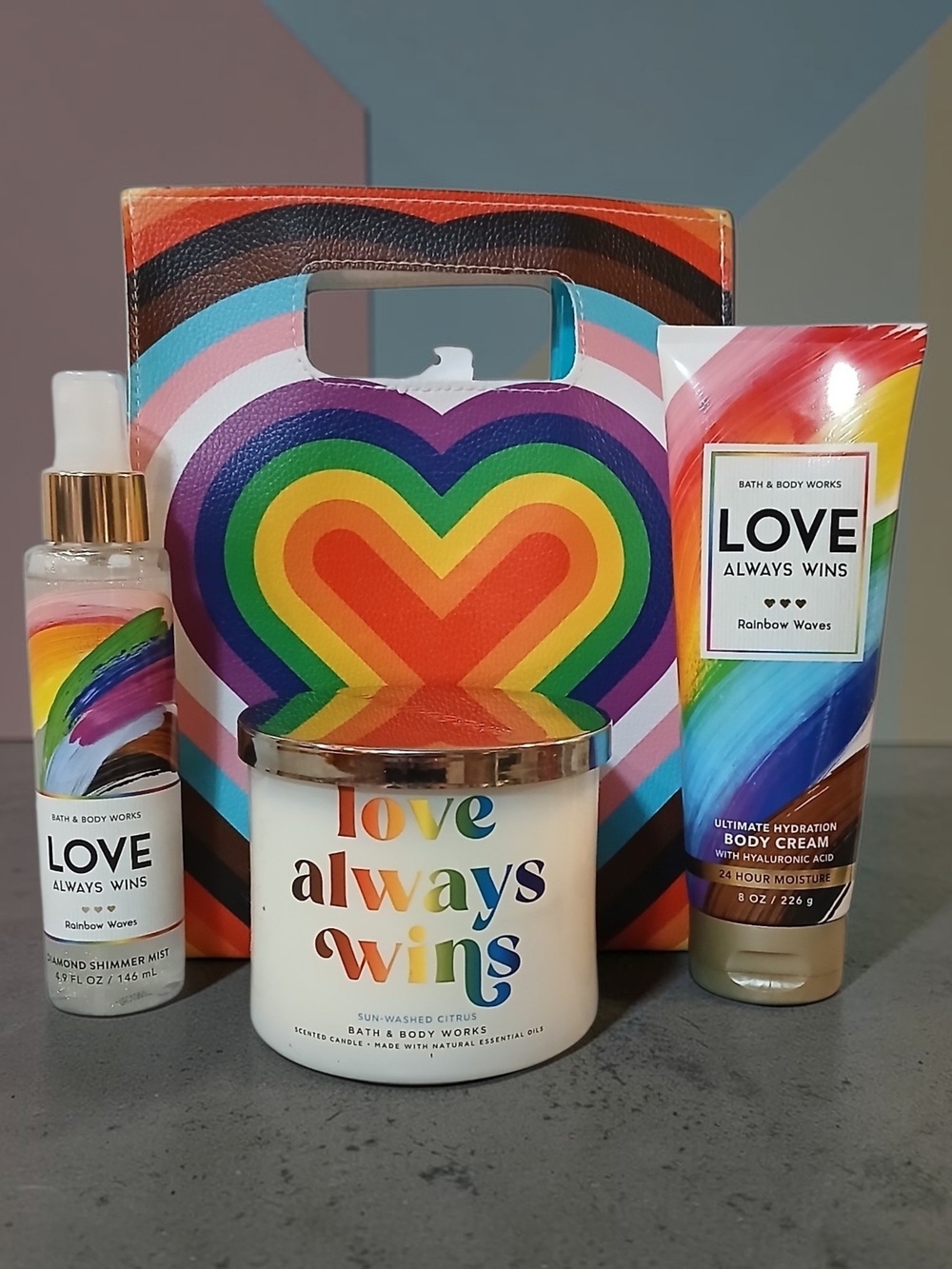 Bath & Body Works Love Always Wins Rainbow Waves Gift Set - White/Multi